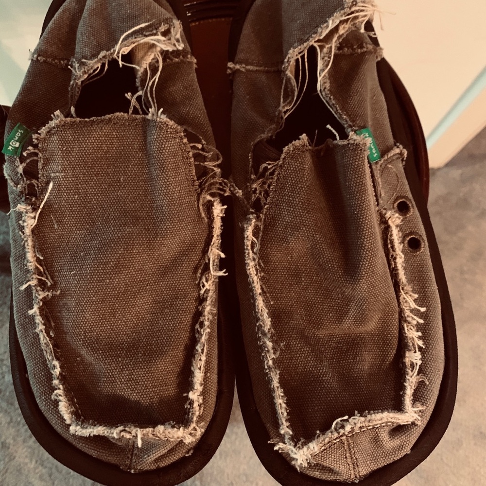 Sanuk canvas slip on shoes